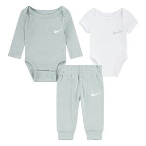 Nike Infant 3 Piece Set in White and Sage Green (NWOT)